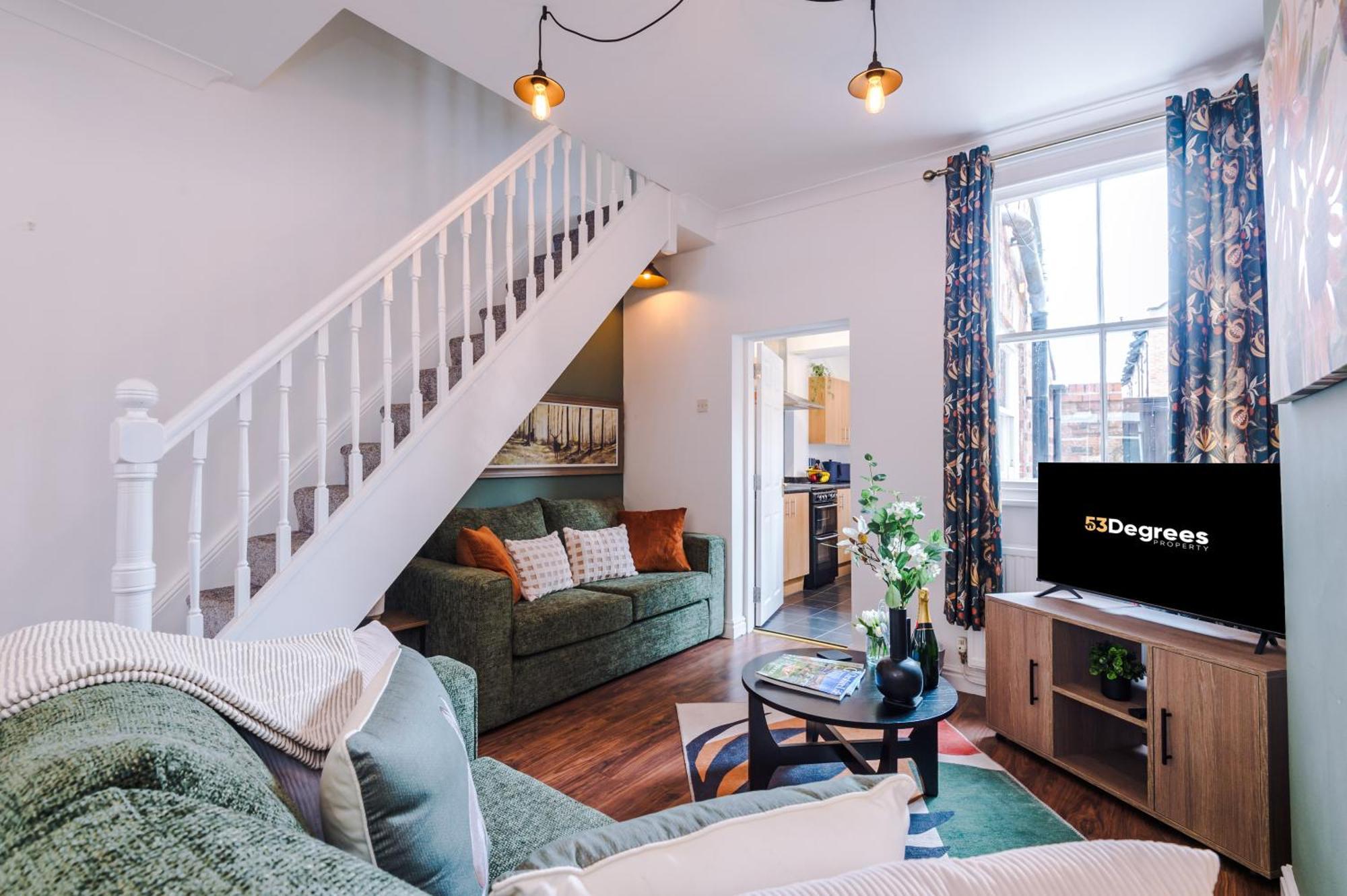 New! Stunning 2-Bed City-Centre Home In Chester By 53 Degrees Property - Ideal For Couples & Groups - Sleeps 6! المظهر الخارجي الصورة