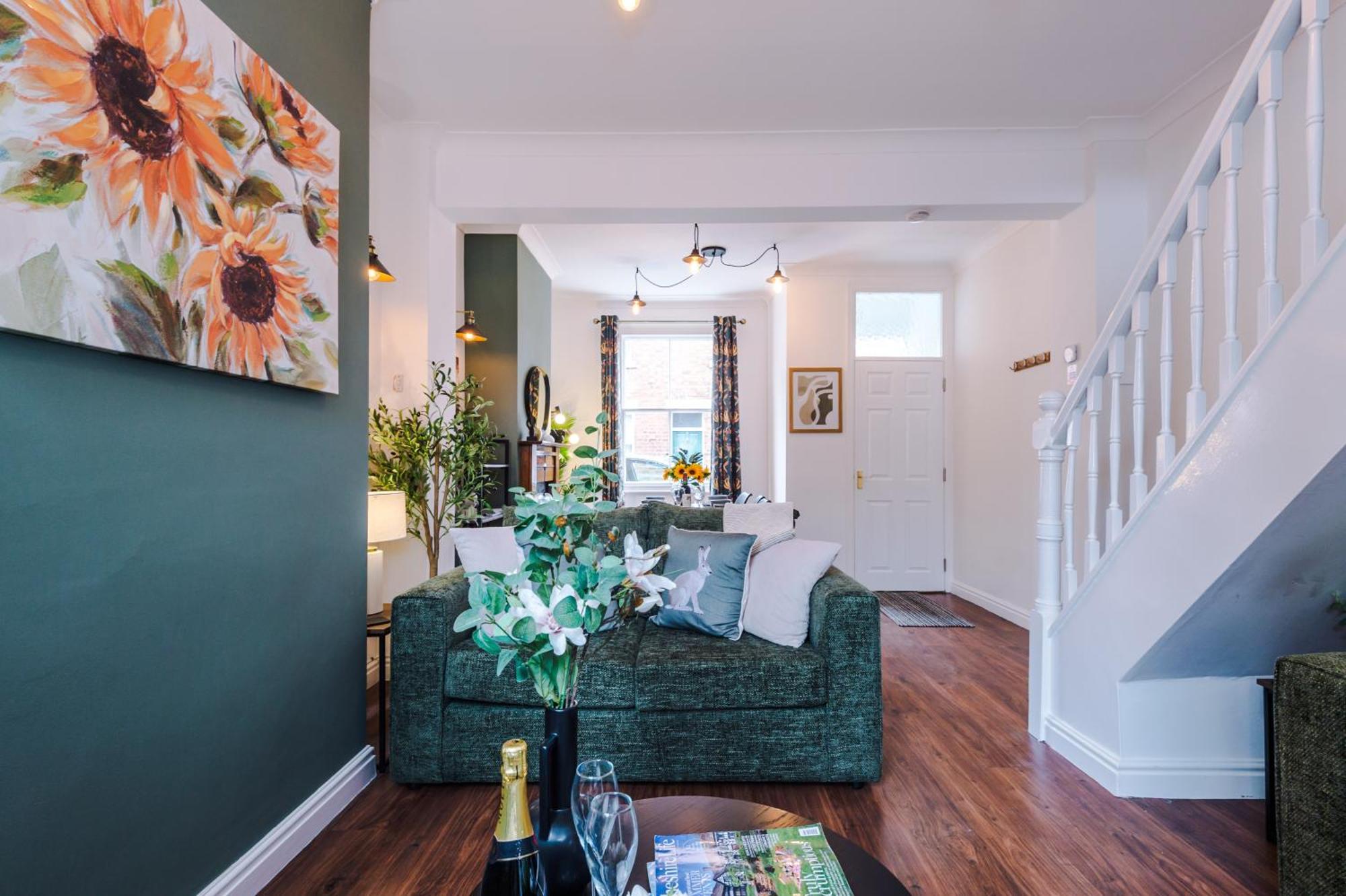 New! Stunning 2-Bed City-Centre Home In Chester By 53 Degrees Property - Ideal For Couples & Groups - Sleeps 6! المظهر الخارجي الصورة