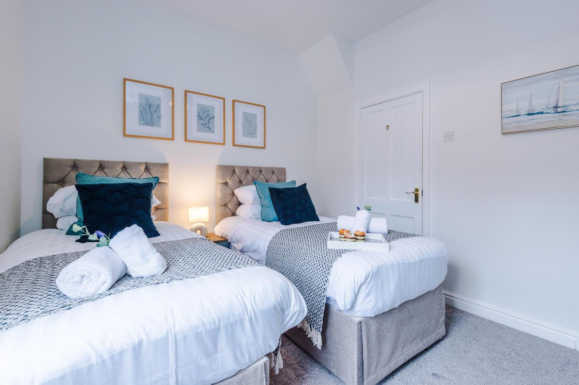 New! Stunning 2-Bed City-Centre Home In Chester By 53 Degrees Property - Ideal For Couples & Groups - Sleeps 6! المظهر الخارجي الصورة