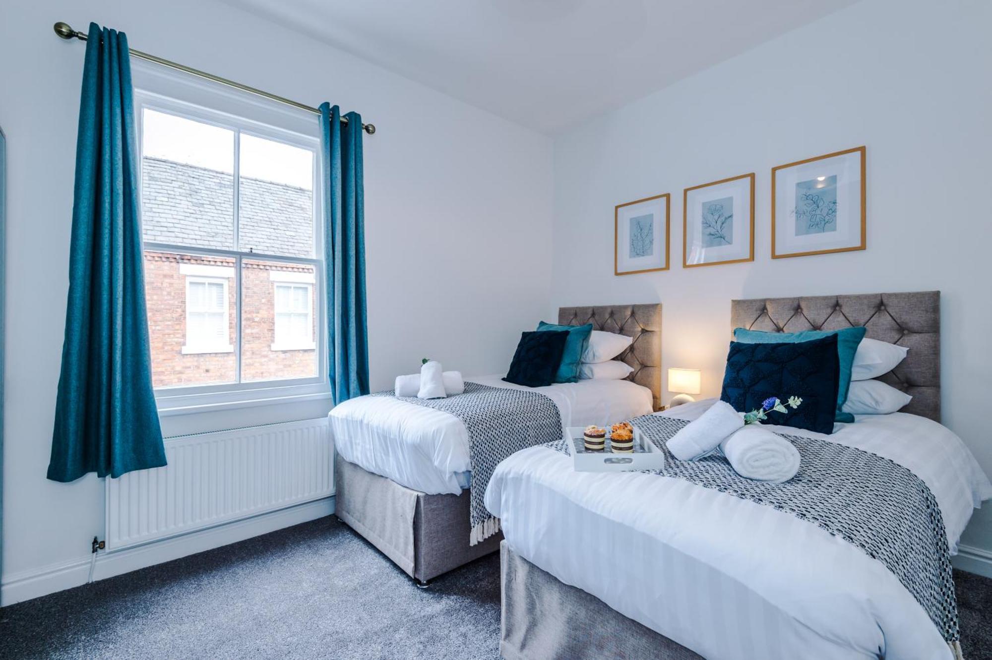 New! Stunning 2-Bed City-Centre Home In Chester By 53 Degrees Property - Ideal For Couples & Groups - Sleeps 6! المظهر الخارجي الصورة