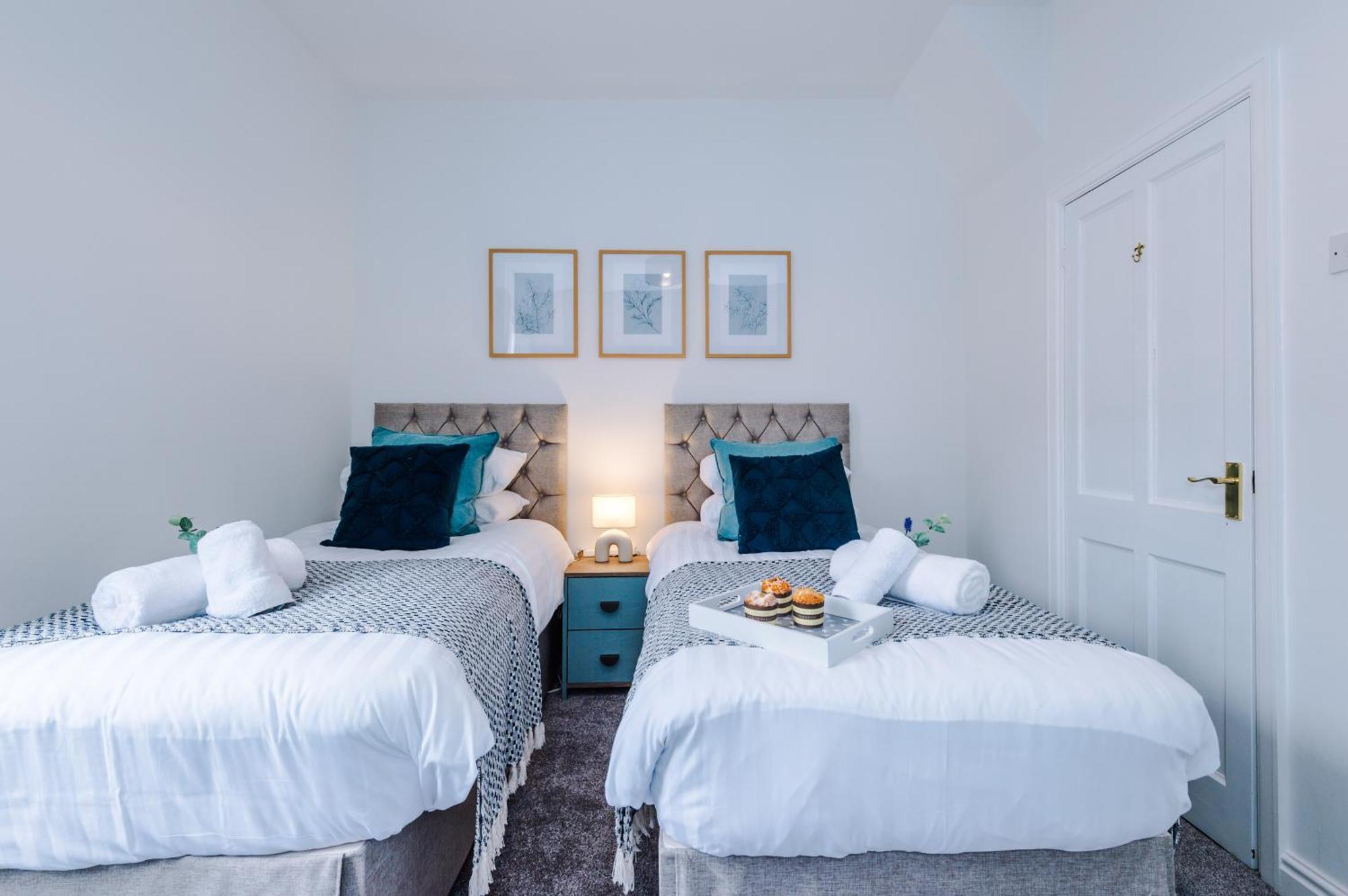 New! Stunning 2-Bed City-Centre Home In Chester By 53 Degrees Property - Ideal For Couples & Groups - Sleeps 6! المظهر الخارجي الصورة